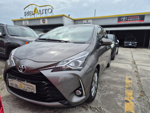 TOYOTA YARIS 1.5 BENZINA 5 porte Lounge OK NEOPATENTATO!!!